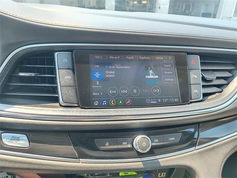 Used 2022 Buick Enclave Essence w/ Sport Touring Edition image 23