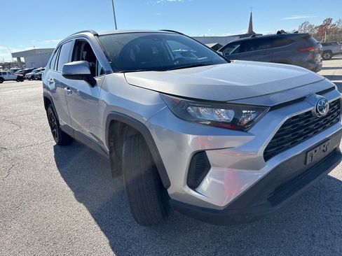 Used 2022 Toyota RAV4 LE image 3