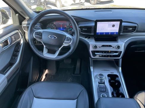Used 2023 Ford Explorer XLT w/ Equipment Group 202A image 8