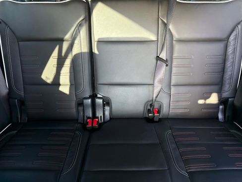 Used 2025 GMC Yukon AT4 Ultimate AWD/4WD image 18