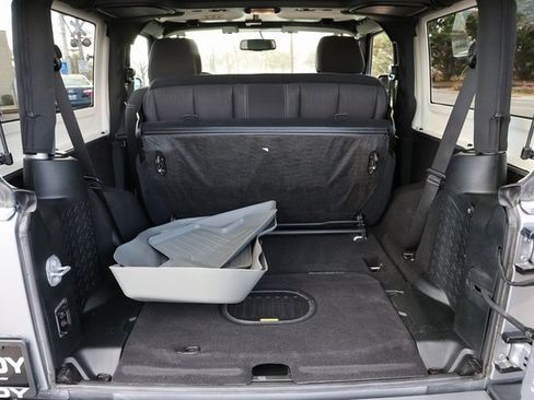 Used 2018 Jeep Wrangler Sahara w/ Connectivity Group image 8