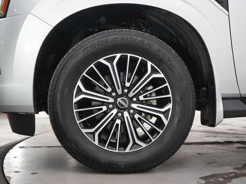 Used 2025 Nissan Armada SL AWD/4WD image 33