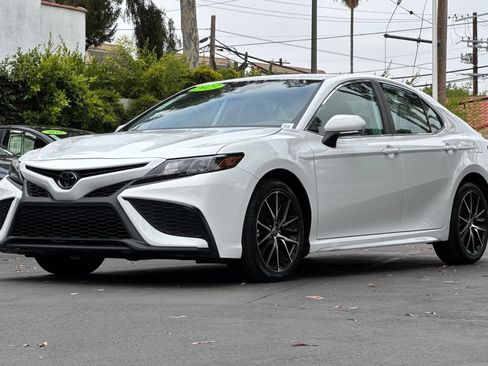 Certified 2023 Toyota Camry SE FWD image 9