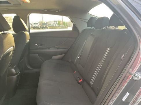 Used 2025 Hyundai Elantra SEL image 22