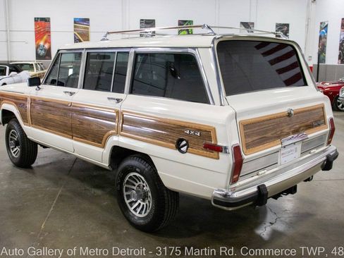 Used 1987 Jeep Grand Wagoneer AWD/4WD image 4