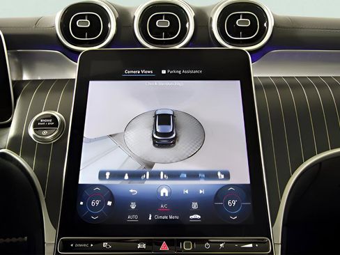 Used 2023 Mercedes-Benz GLC 300 GLC 300 4MATIC w/ Leatherette, image 17