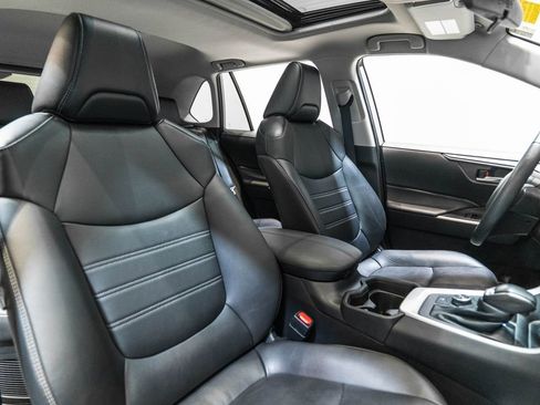 Used 2021 Toyota RAV4 XLE Premium AWD/4WD image 15