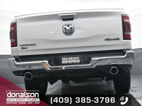 Used 2019 RAM 1500 Laramie AWD/4WD image 16