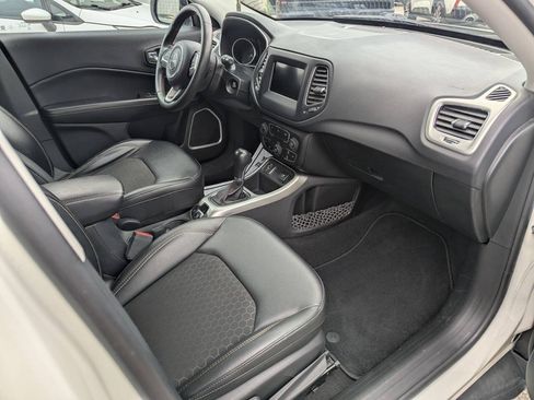Used 2021 Jeep Compass Latitude FWD image 10