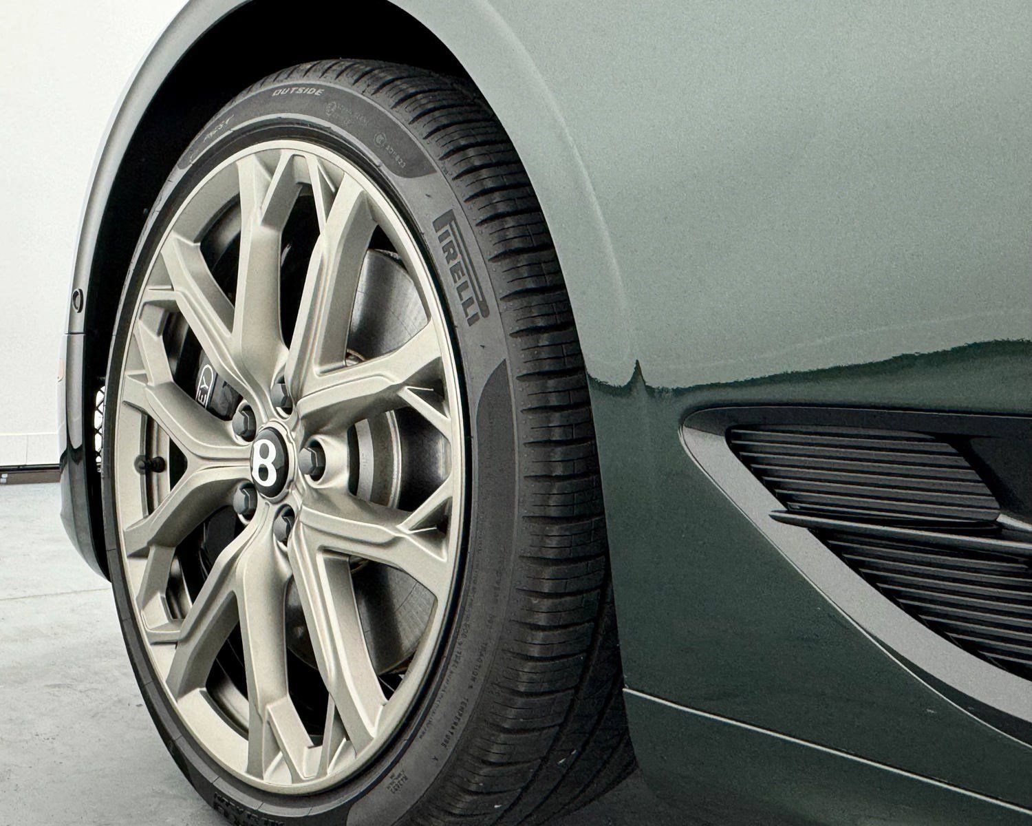 Used 2024 Bentley Continental GT V8 AWD/4WD image 42