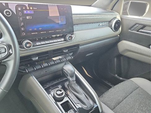 Used 2024 Chevrolet Colorado ZR2 w/ Safety Package image 20