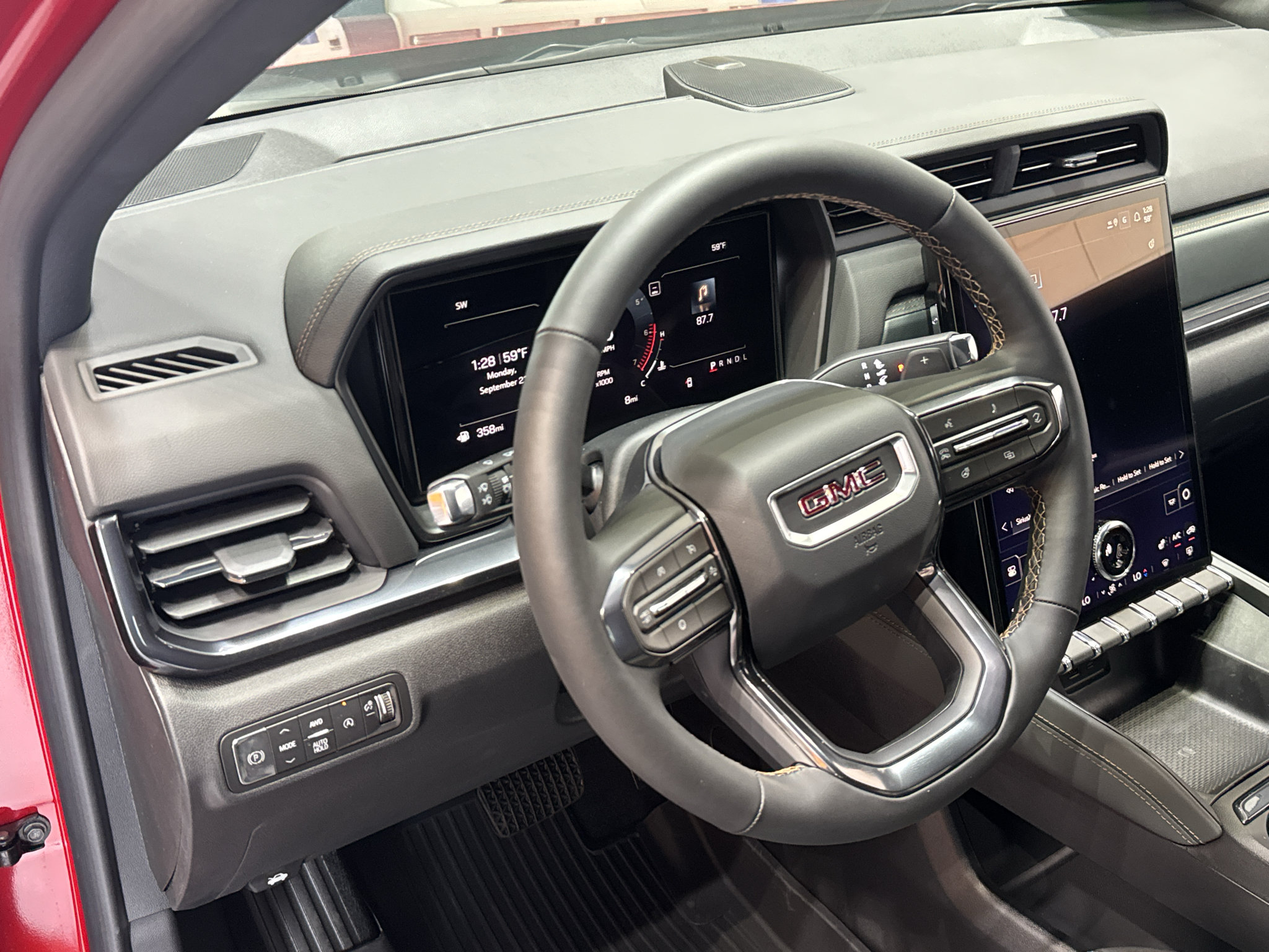 New 2026 GMC Terrain AT4 w/ Technology Package II AWD/4WD image 19