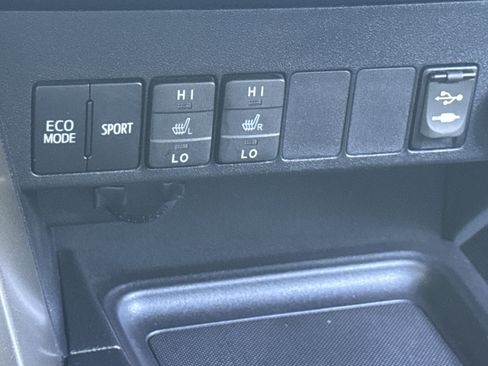 Used 2013 Toyota RAV4 Limited AWD/4WD image 18