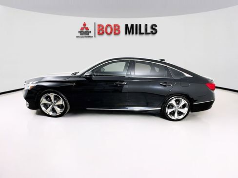 Used 2018 Honda Accord Touring image 4