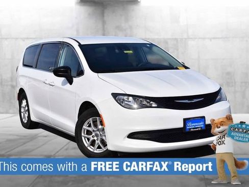 Used 2024 Chrysler Voyager LX image 2