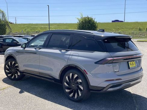 New 2026 Lincoln Nautilus Reserve w/ Jet Appearance Package AWD/4WD image 5