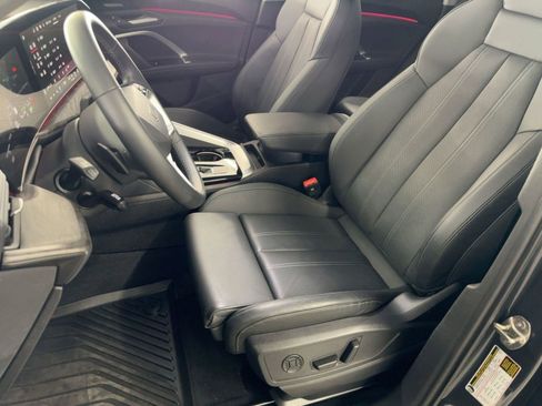 Used 2025 Audi Q5 Premium Plus w/ Premium Plus image 5