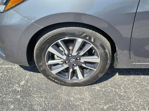 Used 2025 Nissan Versa SV FWD image 5
