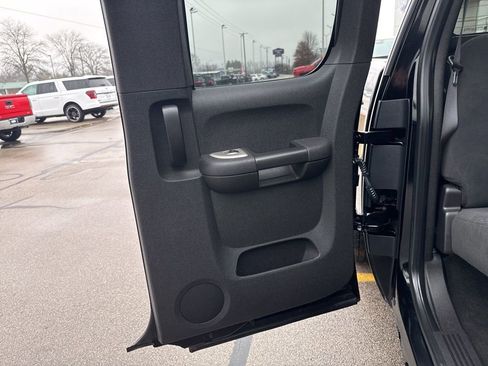 Used 2008 GMC Sierra 1500 SLE w/ Z71 Off-Road Package image 28