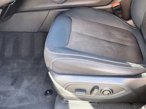 Used 2023 Jeep Grand Cherokee L Laredo image 8