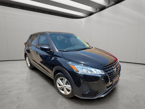 Used 2025 Nissan Kicks Play S w/ Interior Electronics Package FWD image 12