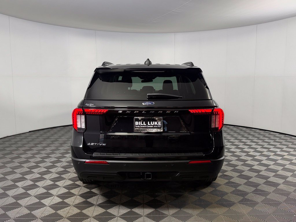 Used 2025 Ford Explorer Active RWD image 5