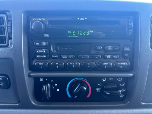 Used 2004 Ford Excursion XLT AWD/4WD image 15