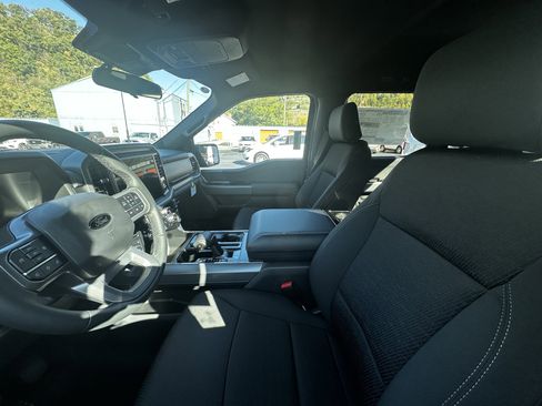 New 2025 Ford F150 XLT image 9