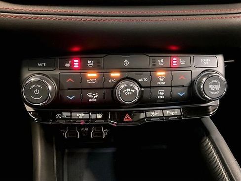 Used 2023 Dodge Durango GT AWD/4WD image 15