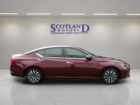 Used 2025 Nissan Altima 2.5 SV image 5