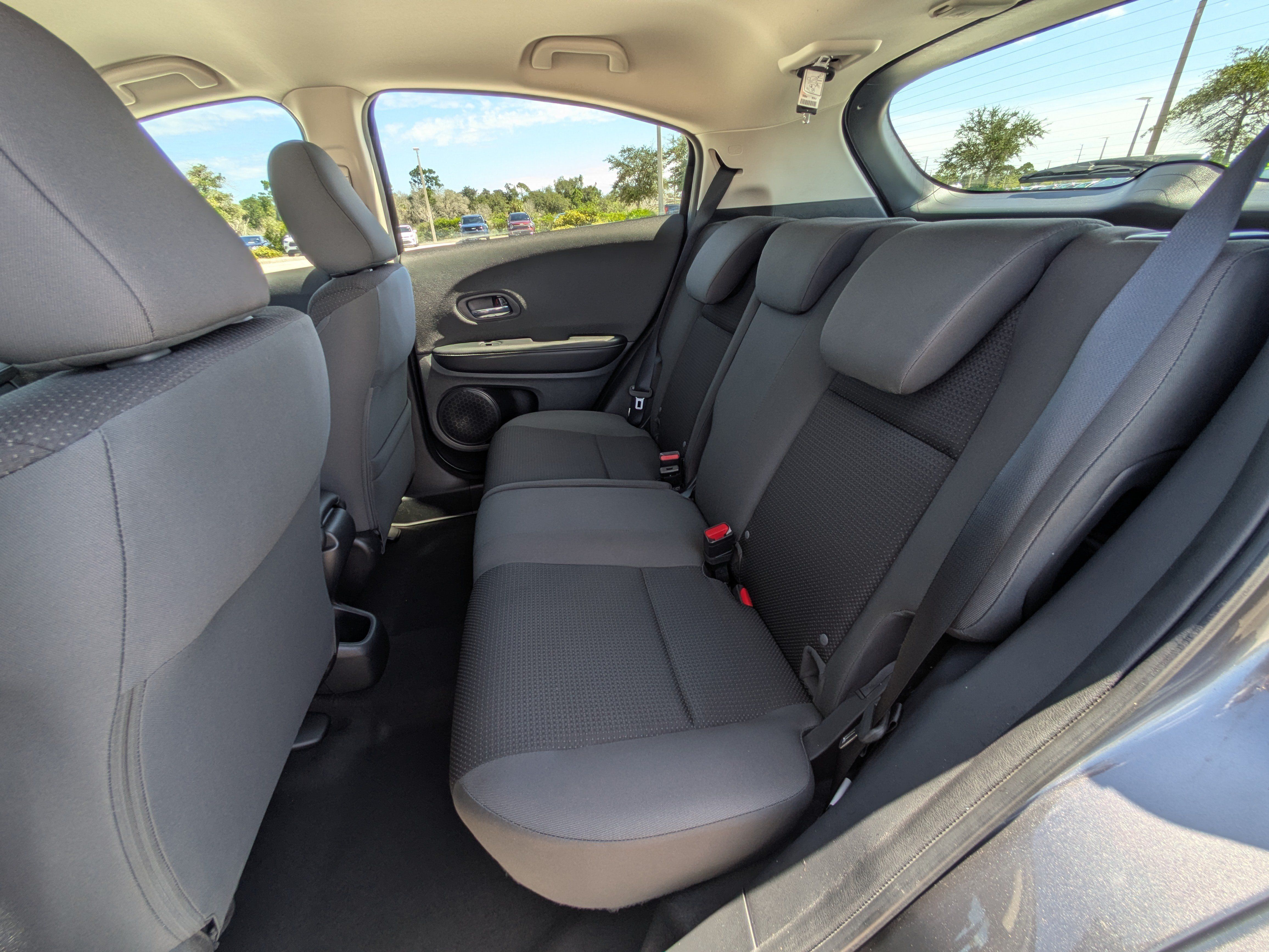 Used 2022 Honda HR-V LX image 14