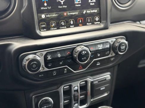 Used 2023 Jeep Wrangler Unlimited Sport w/ Sun And Sound Package AWD/4WD image 19
