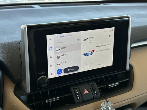 Used 2025 Toyota RAV4 XLE Premium image 17