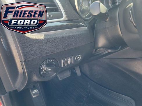 Used 2018 Chrysler 300 Touring w/ Sport Appearance Package RWD image 10