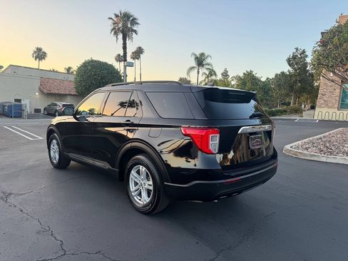 Used 2022 Ford Explorer XLT RWD image 3