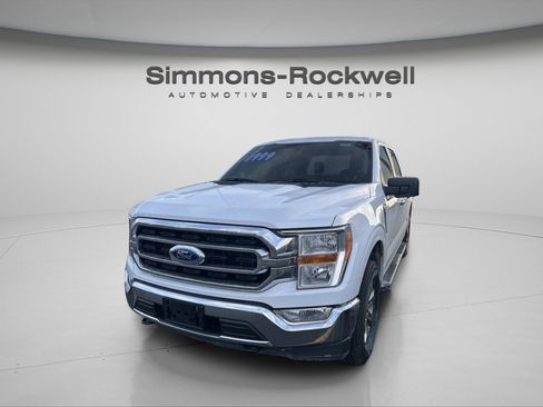 Used 2022 Ford F150 XLT w/ XTR Package image 3