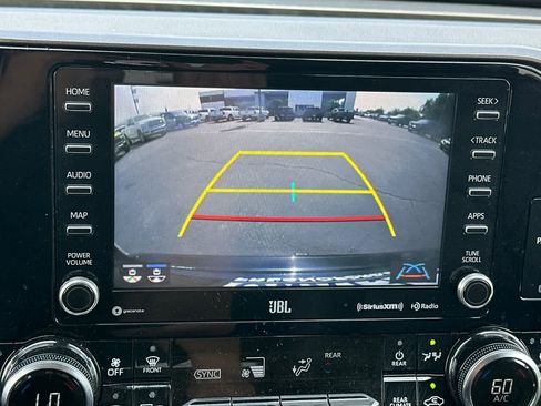 Used 2020 Toyota Highlander Limited image 19