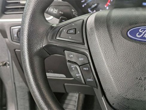 Used 2020 Ford Edge SE image 17