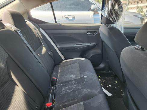Used 2021 Nissan Versa SV FWD image 10