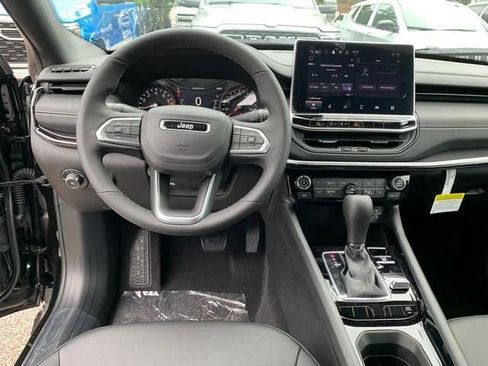 New 2024 Jeep Compass Latitude w/ Convenience Group image 11