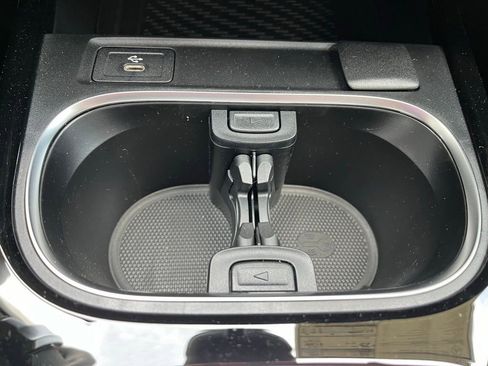 Used 2025 Mercedes-Benz CLA 250 4MATIC image 40