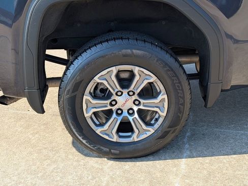 Certified 2024 GMC Sierra 1500 SLT RWD image 3