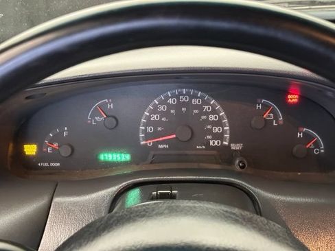Used 2000 Ford F150 XL RWD image 22