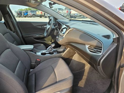 Used 2024 Chevrolet Malibu LT FWD image 33