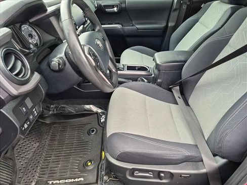 Used 2020 Toyota Tacoma TRD Off-Road w/ Technology Package AWD/4WD image 14