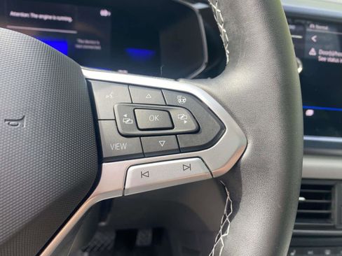 Certified 2022 Volkswagen Taos SE AWD/4WD image 14