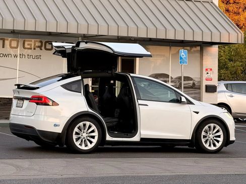 Used 2019 Tesla Model X Long Range AWD/4WD image 8