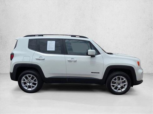 Used 2019 Jeep Renegade Latitude w/ Cold Weather Group AWD/4WD image 4