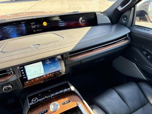 New 2025 Lincoln Navigator Black Label image 15