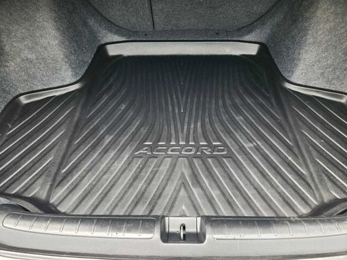 Used 2020 Honda Accord Touring image 31